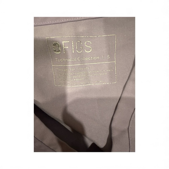 FIGS lavender V-Neck Scrub Top - Picture 2 of 2